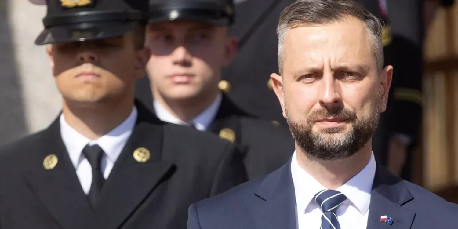 Міністр оборони Польщі Владислав Косіняк-Камиш відрегував на заяви про таємну передачу ракет Україні. Фото: REUTERS