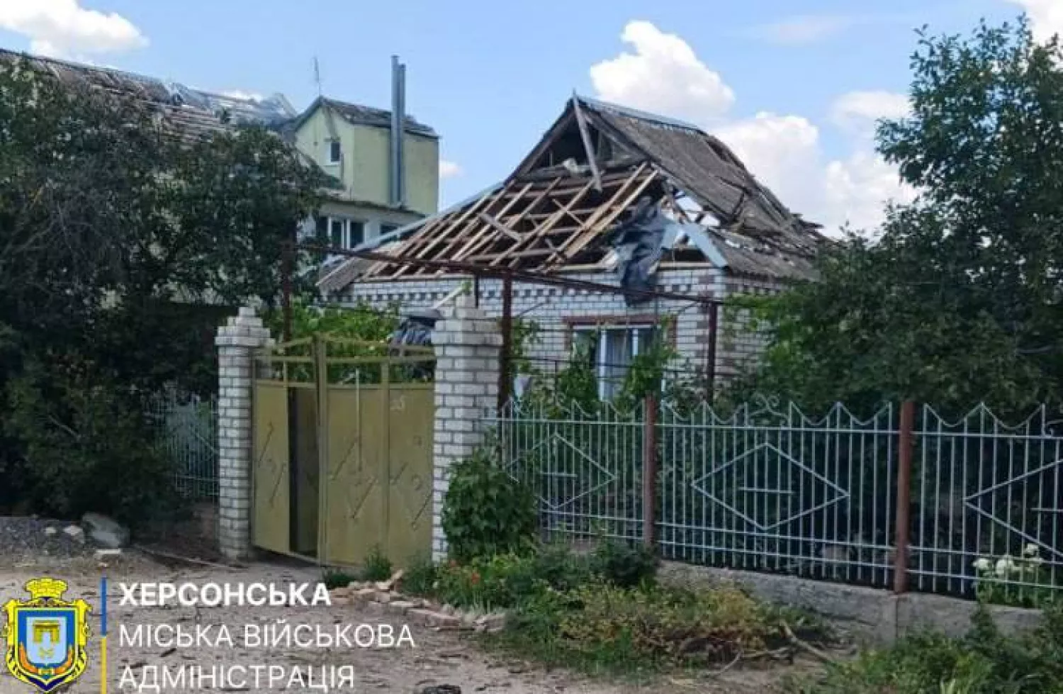 Наслідки атаки по Херсону. Архівне фото: Херсонська МВА