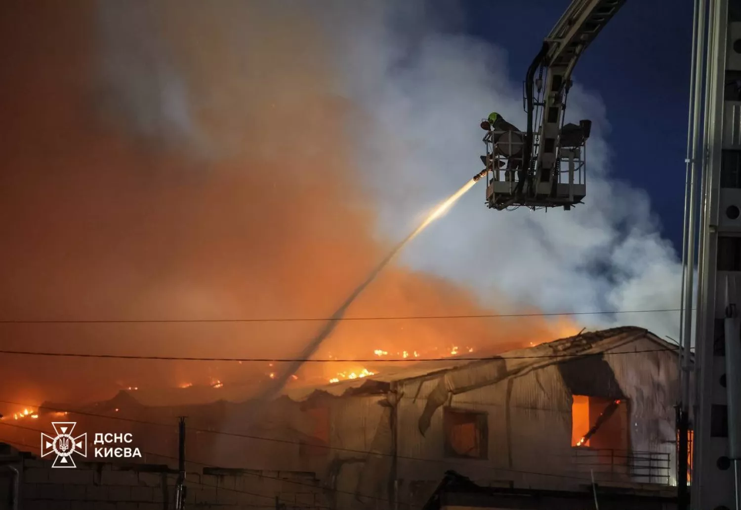 Наслідки російського ракетного удару по Києву, 8 липня 2026 року. Фото: ДСНС Києва
