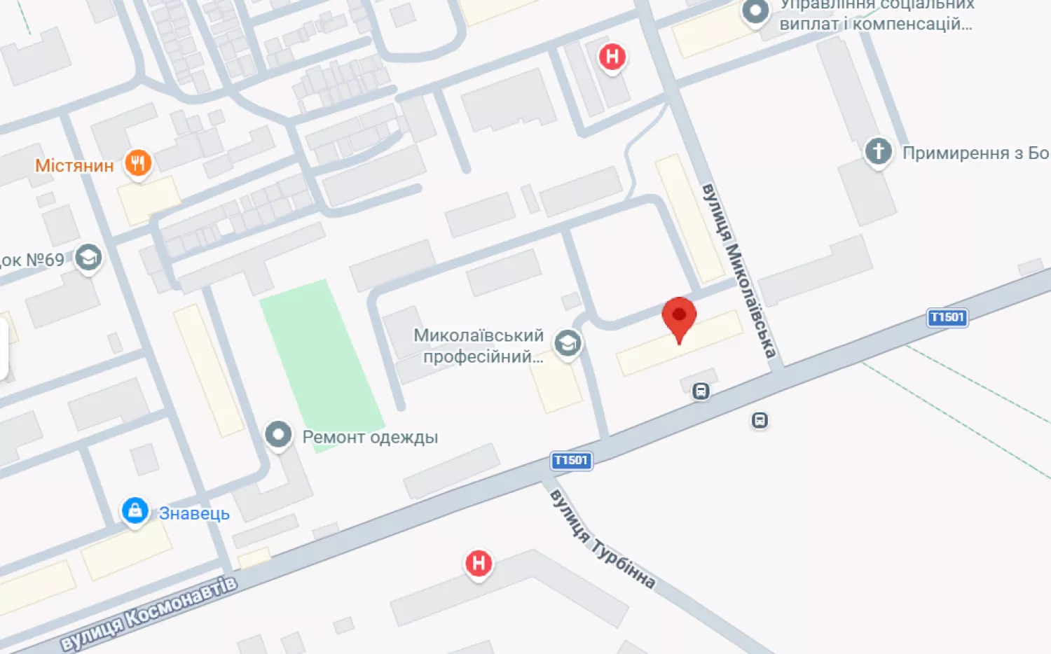 На Космонавтів, 68 мають прибрати металеву огорожу. Скриншот Google Maps