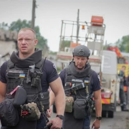 Понад 300 рятувальників ліквідували наслідки обстрілів у Вишневому на Київщині. Фото: ДСНС