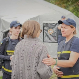 Понад 300 рятувальників ліквідували наслідки обстрілів у Вишневому на Київщині. Фото: ДСНС