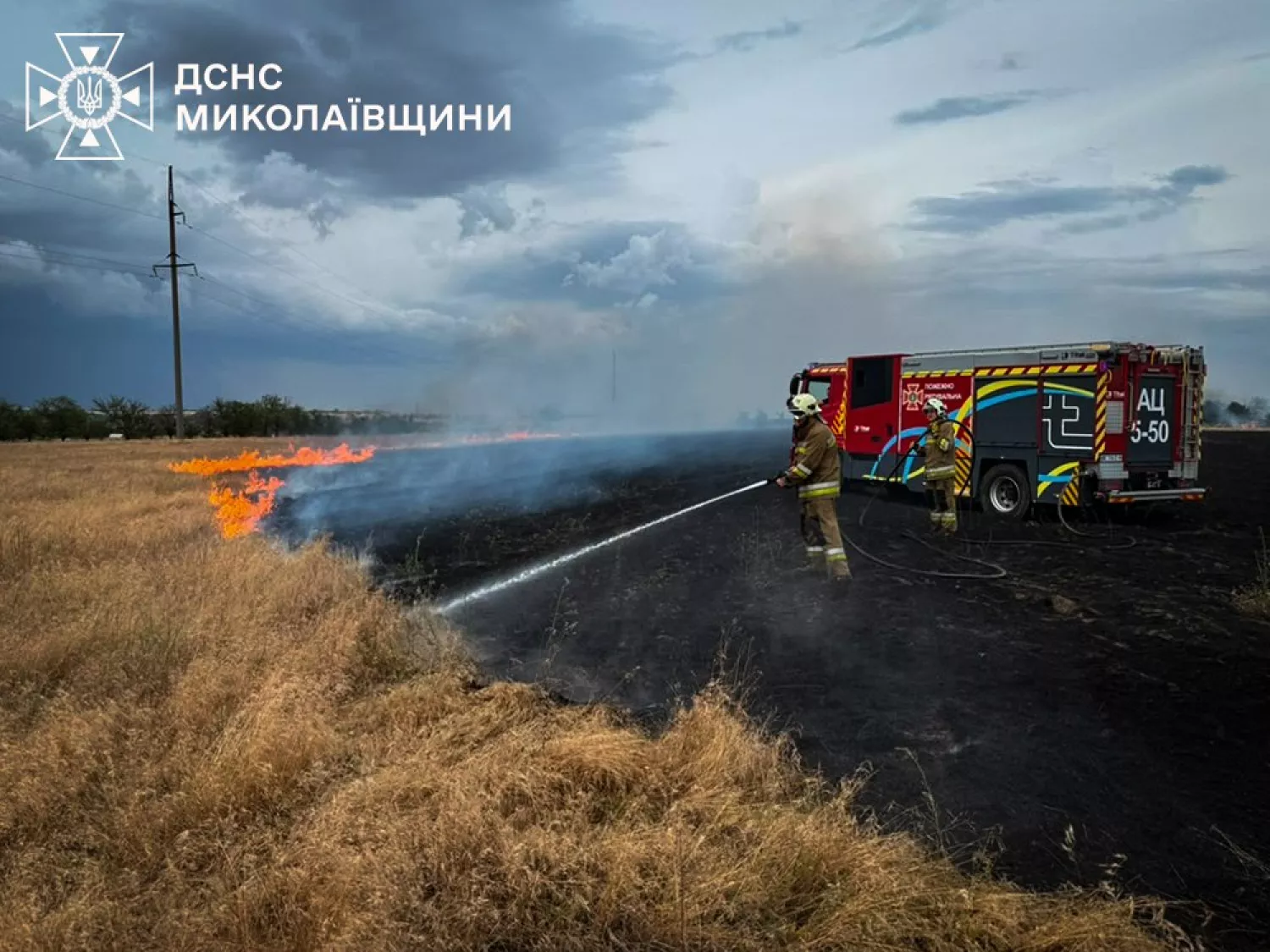 На Миколаївщині за добу рятувальники загасили 37 пожеж. Фото: ДСНС Миколаївщини
