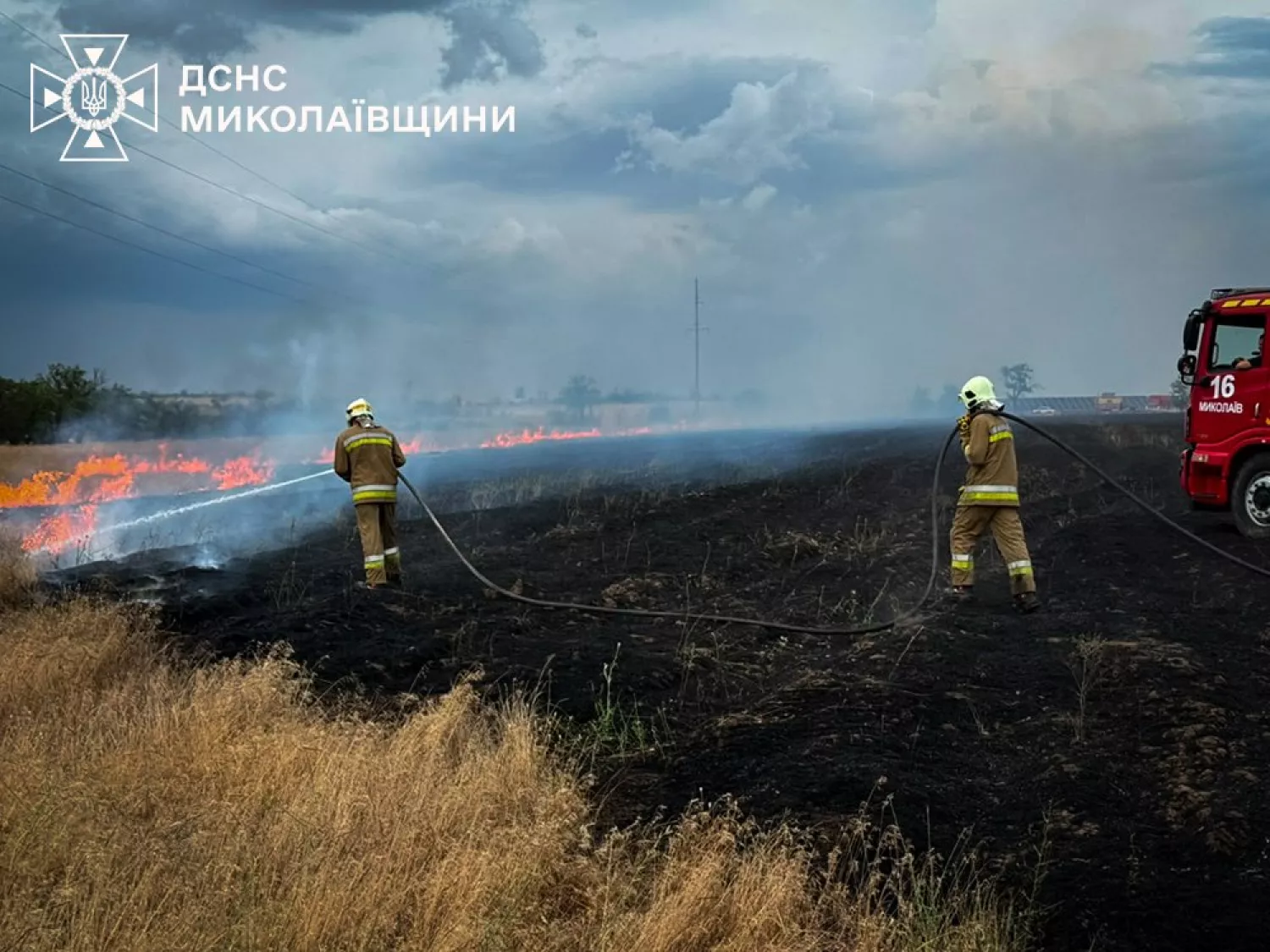 На Миколаївщині за добу рятувальники загасили 37 пожеж. Фото: ДСНС Миколаївщини