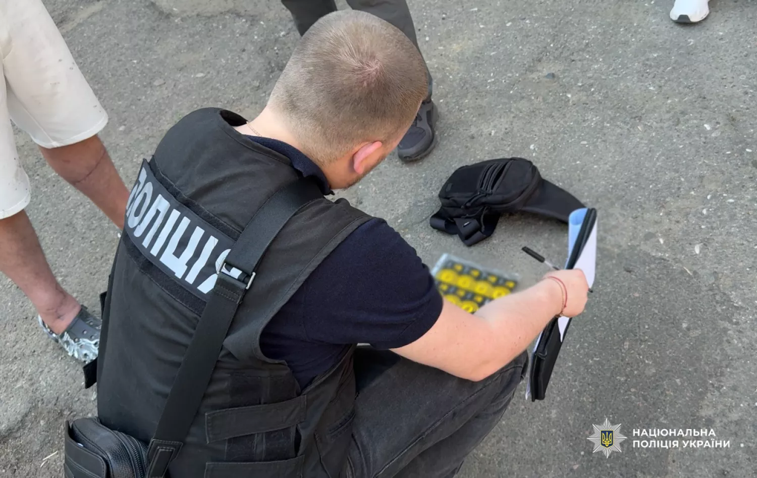 В Одесі на хабарі у тисячу літрів пального затримали посадовця ТЦК. Фото поліція Одеської області