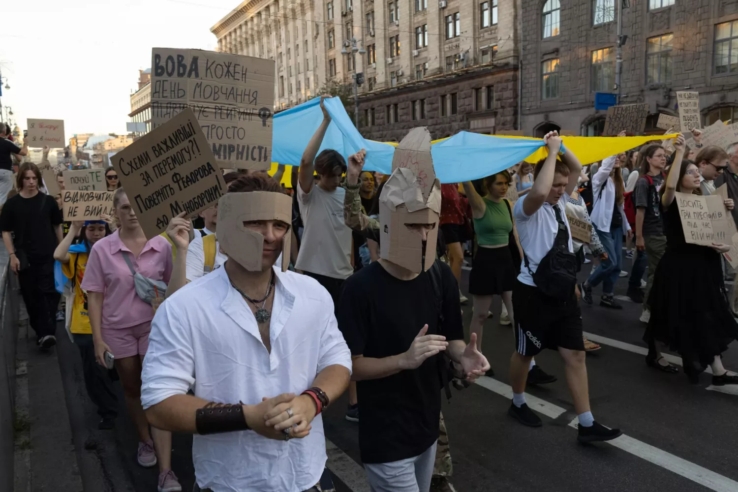 У Києві відбулася багатотисячна акція на підтримку Михайла Федорова. Фото: Сергій Окунєв, NV