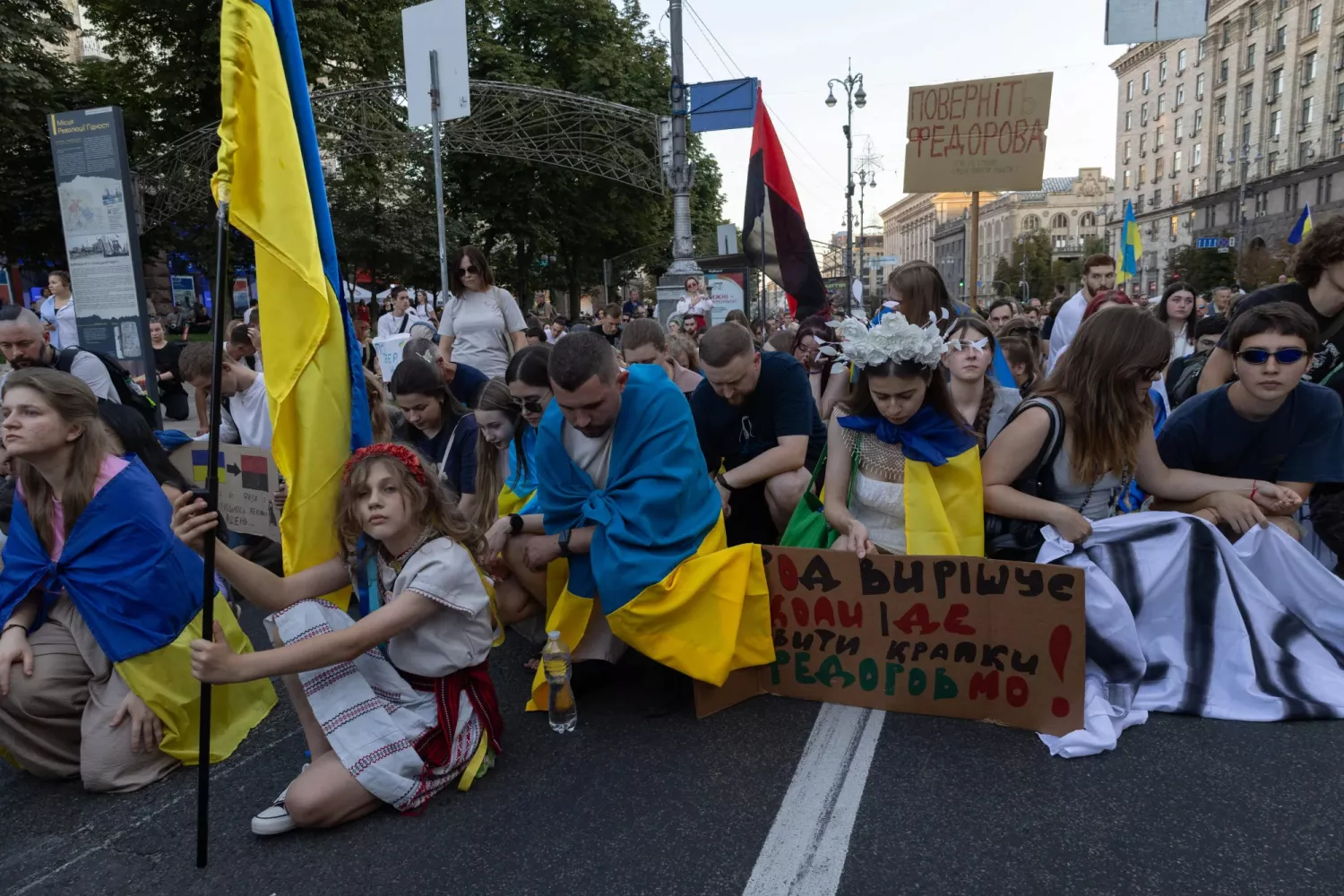 У Києві відбулася багатотисячна акція на підтримку Михайла Федорова. Фото: Сергій Окунєв, NV