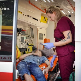 У Миколаєві під час пожежі врятували жінку та дитину. Фото: ДСНС Миколаївщини