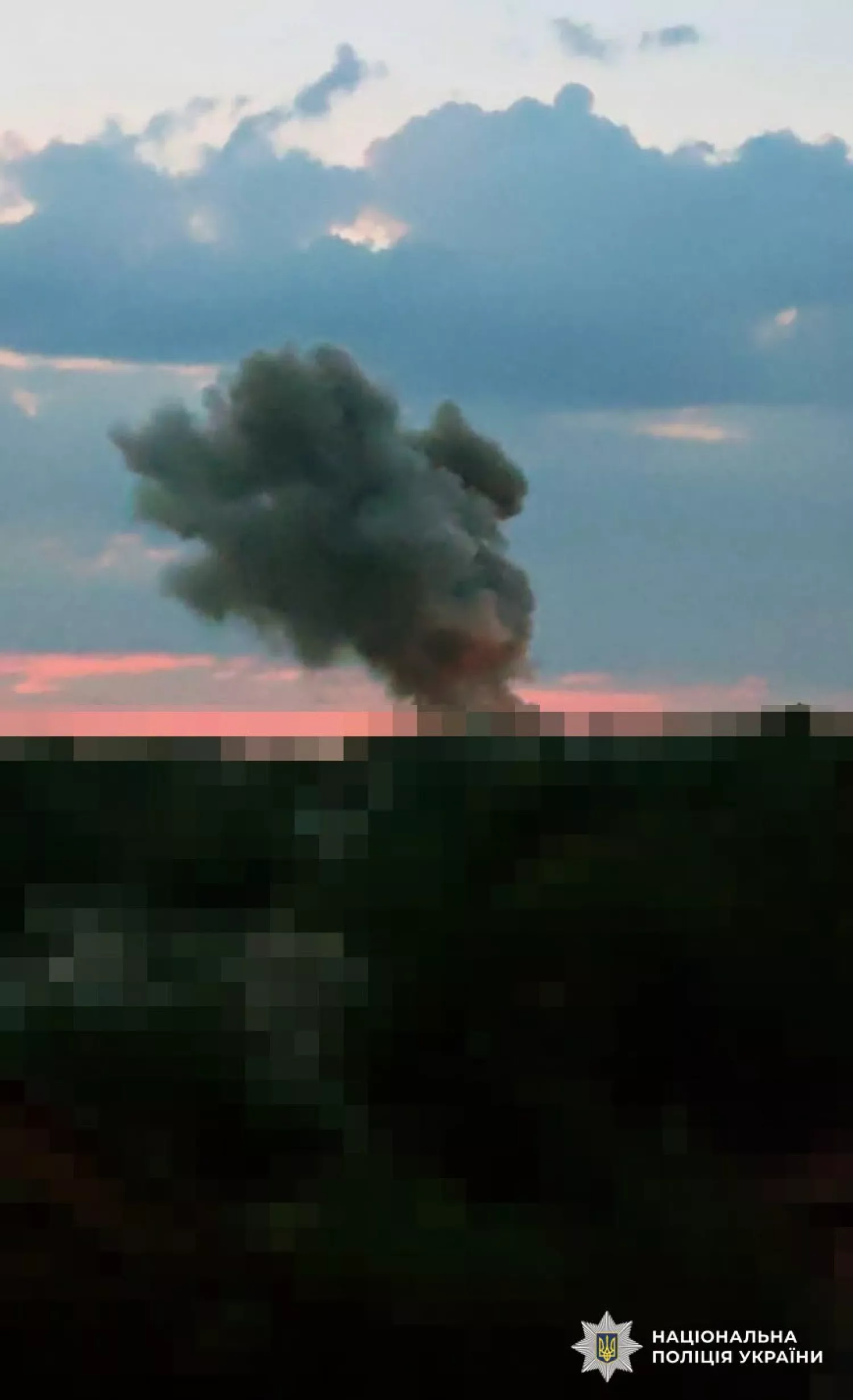 Наслідки обстрілу Херсонщини. Фото: Нацполіція