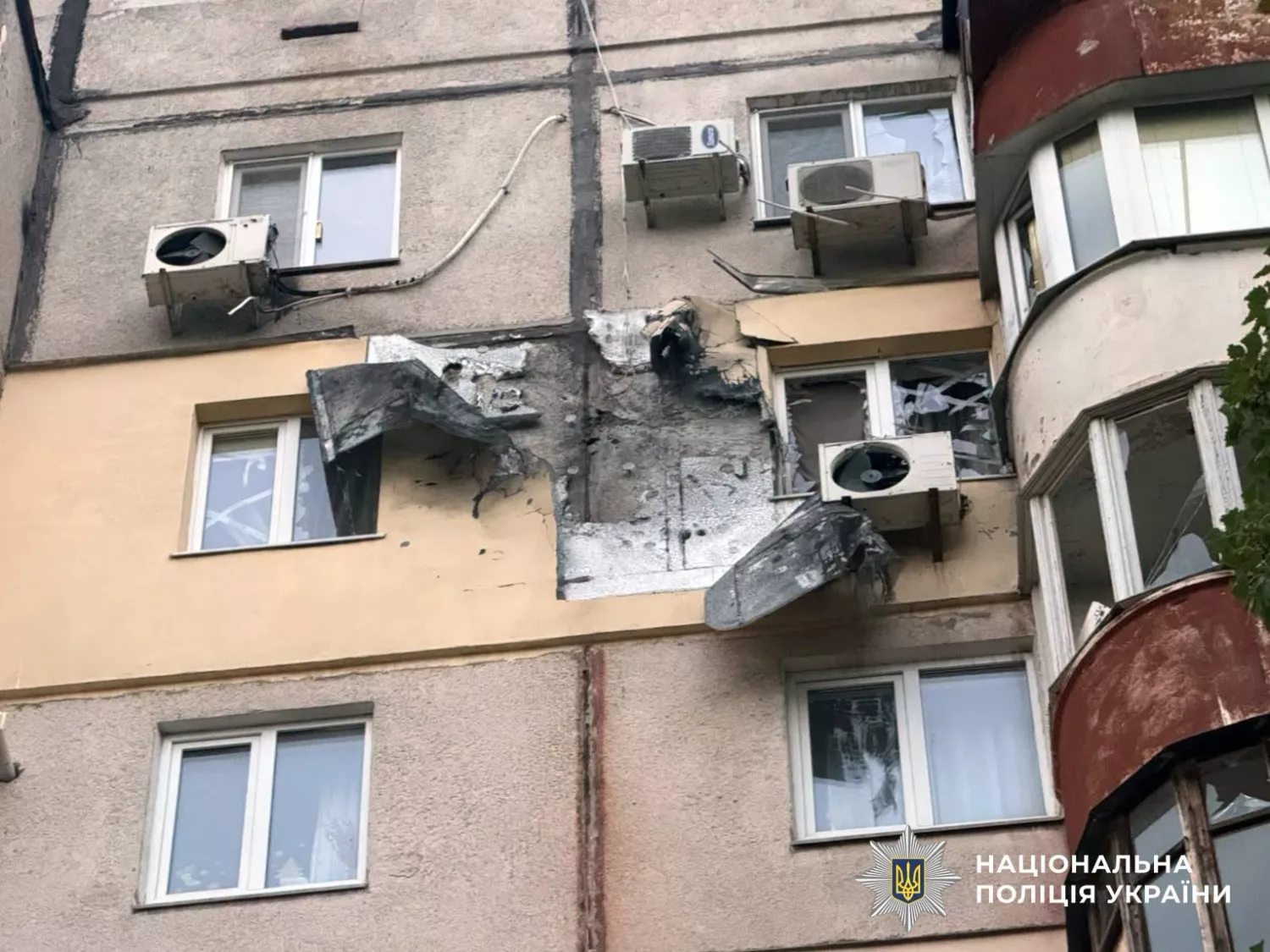 Наслідки обстрілу Херсонщини. Фото: Нацполіція