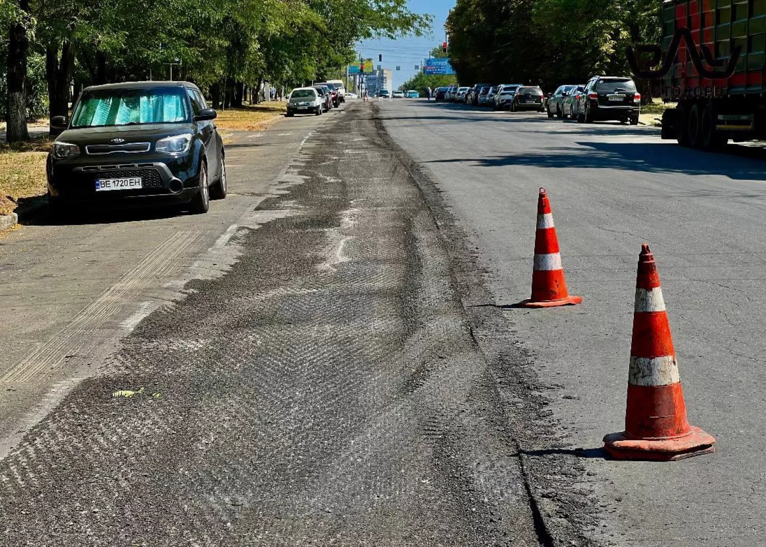 Ремонт покриття на Космонавтів у Миколаєві. Фото Миколаївська міська рада