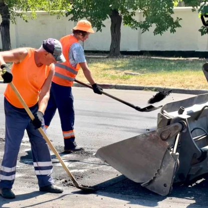 Ремонт покриття на Космонавтів у Миколаєві. Фото Миколаївська міська рада