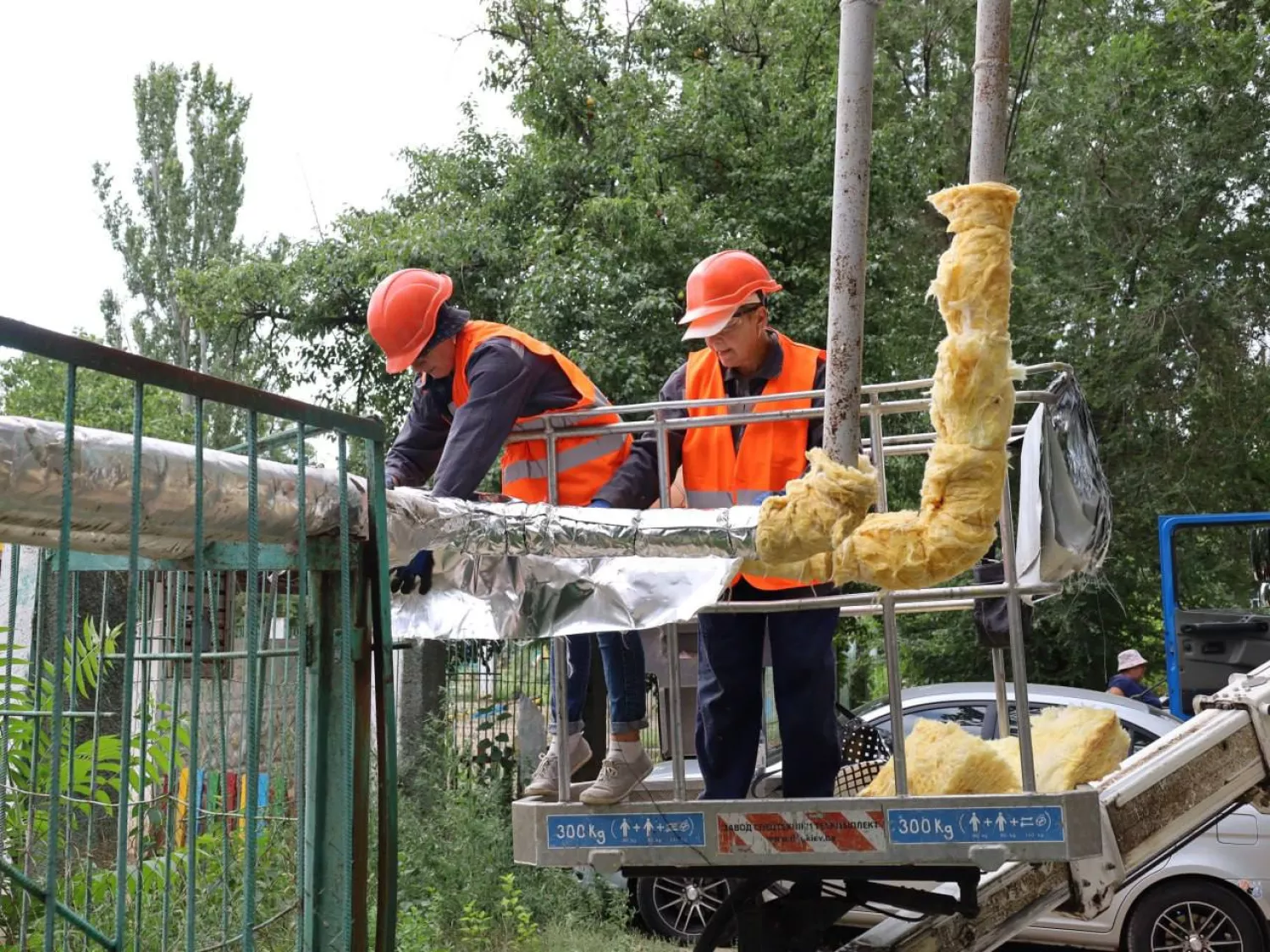 У Миколаєві оновлюють ізоляцію тепломереж. Фото Миколаївська міська рада