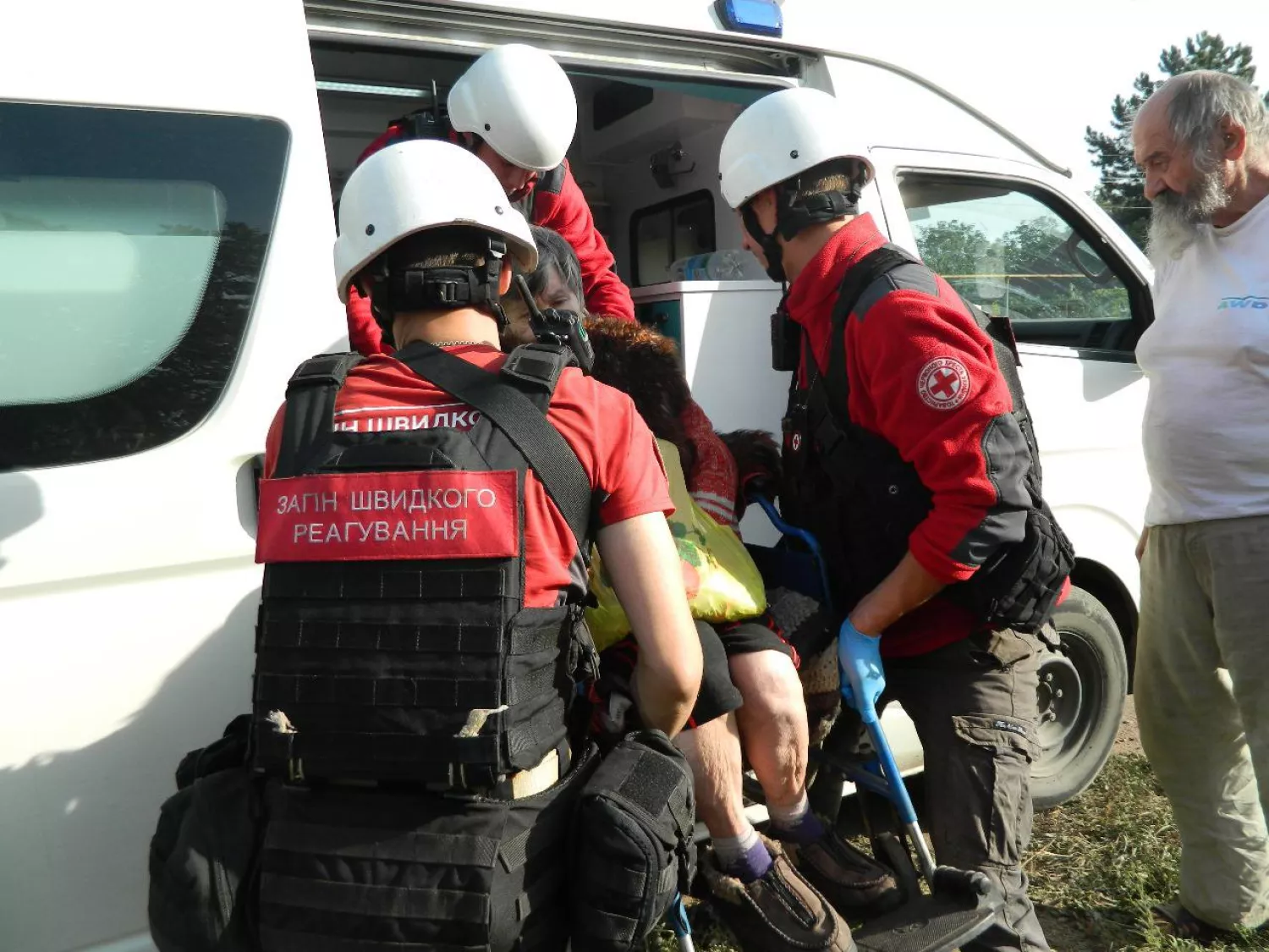 Евакуація Червоним Хрестом. Ілюстративне фото redcross.org.ua