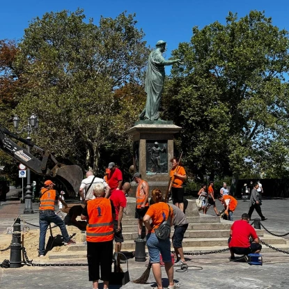 В Одесі розконсервували пам’ятник Дюку. Фото: МикВісті
