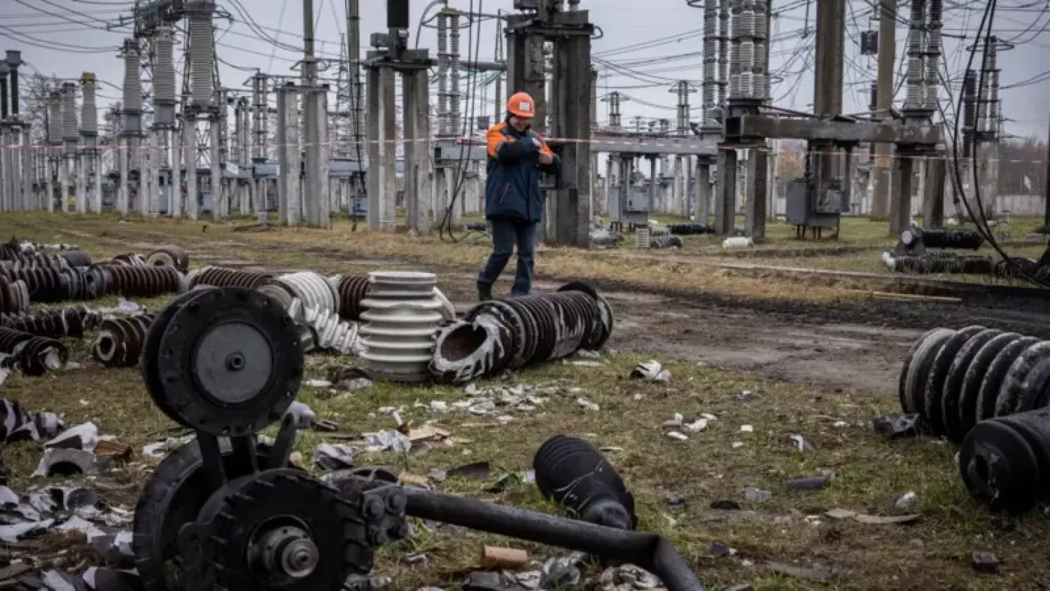 П’ять областей залишилися без світла через російські обстріли. Фото: Getty Images