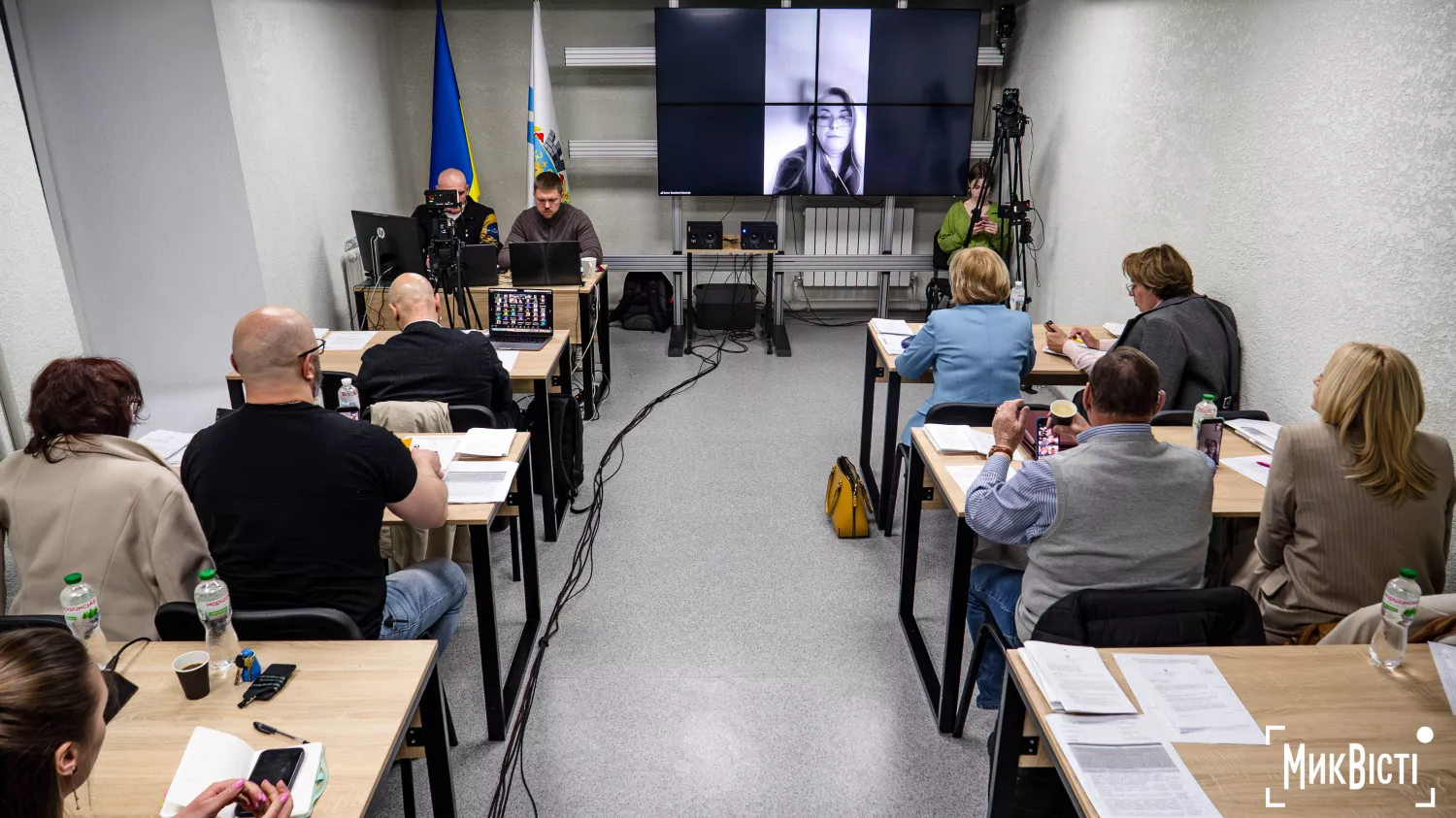 У 2026 році, на п‘ятий рік повномасштабної війни, міськрада Миколаєва проводить свої засідання онлайн, хоча деякі депутати працюють у будівлі мерії, фото НикВести
