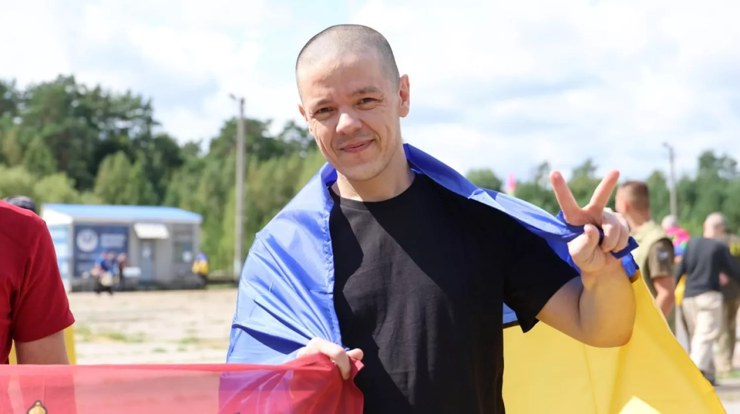 З російського полону звільнили 103 українських воїнів. Фото з телеграм каналу Володимир Зеленський