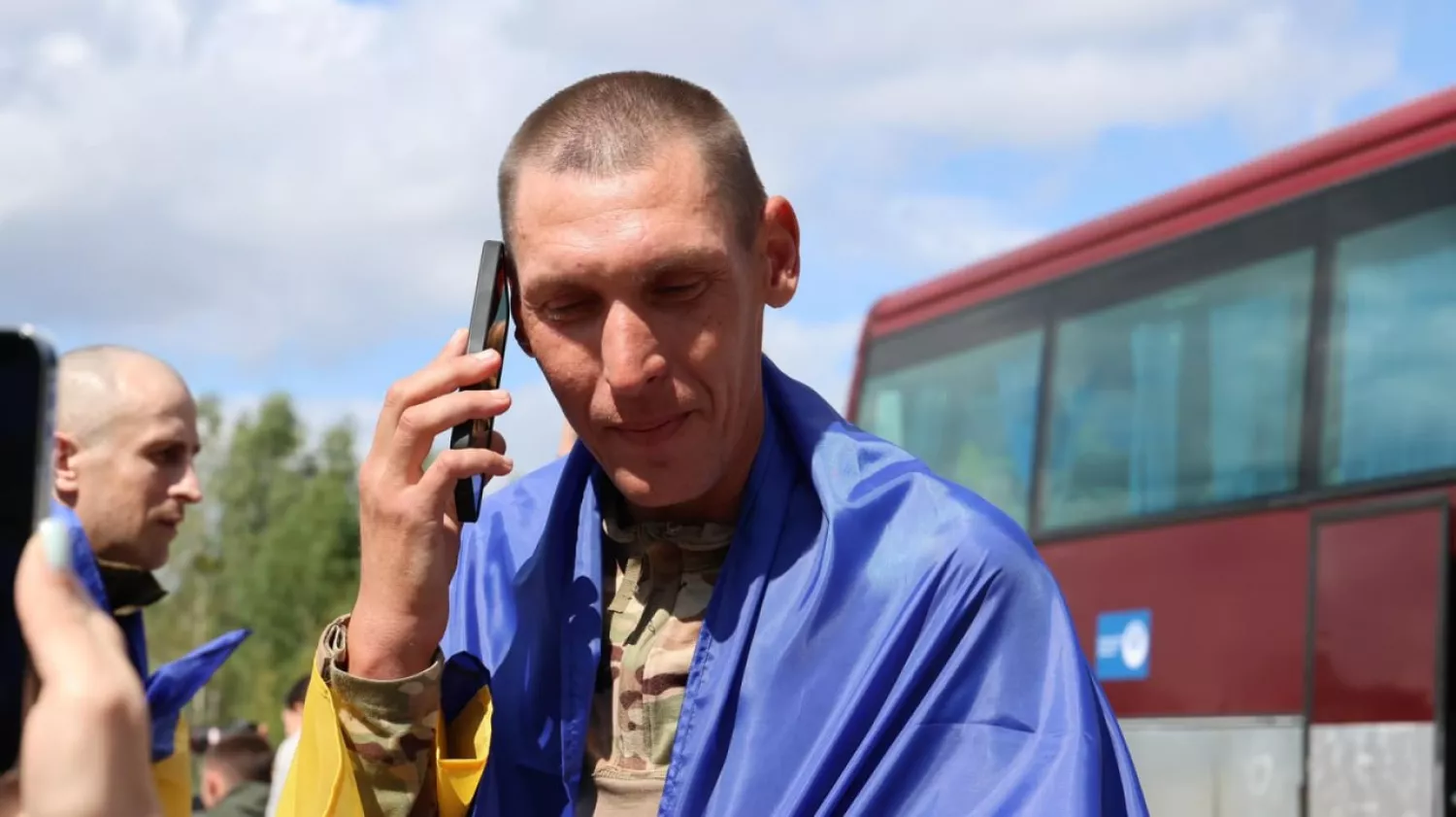 З російського полону звільнили 103 українських воїнів. Фото з телеграм каналу Володимир Зеленський