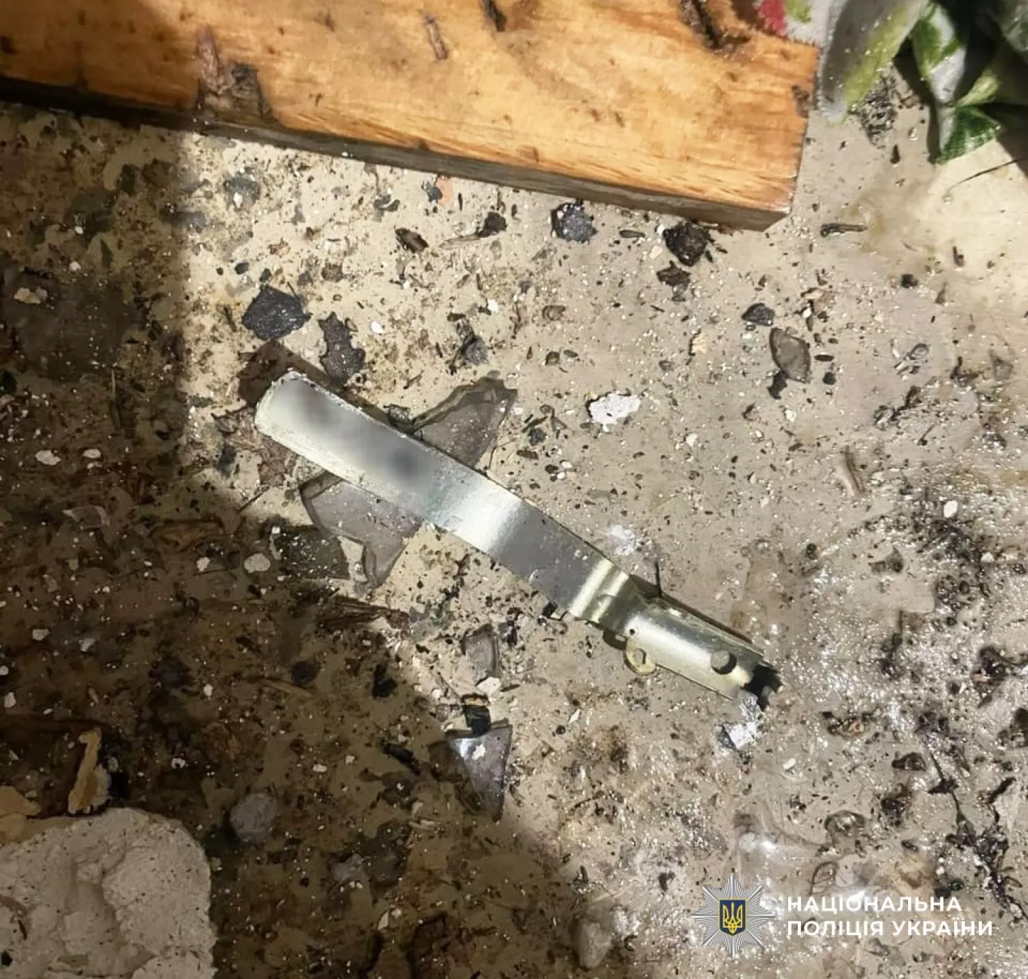 Наслідки вибуху в будинку потерпілої. Фото: Поліція Миколаївської області