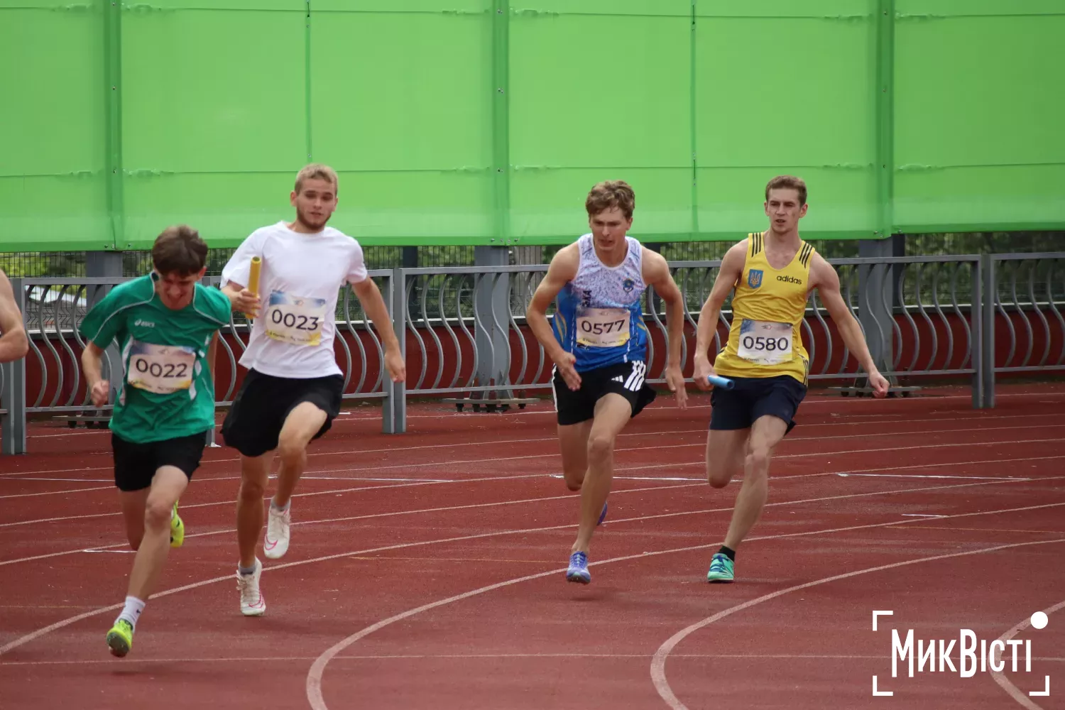 Збірна Миколаївщини посіла третє місце на чемпіонаті України з естафетного бігу. Фото: МикВісті