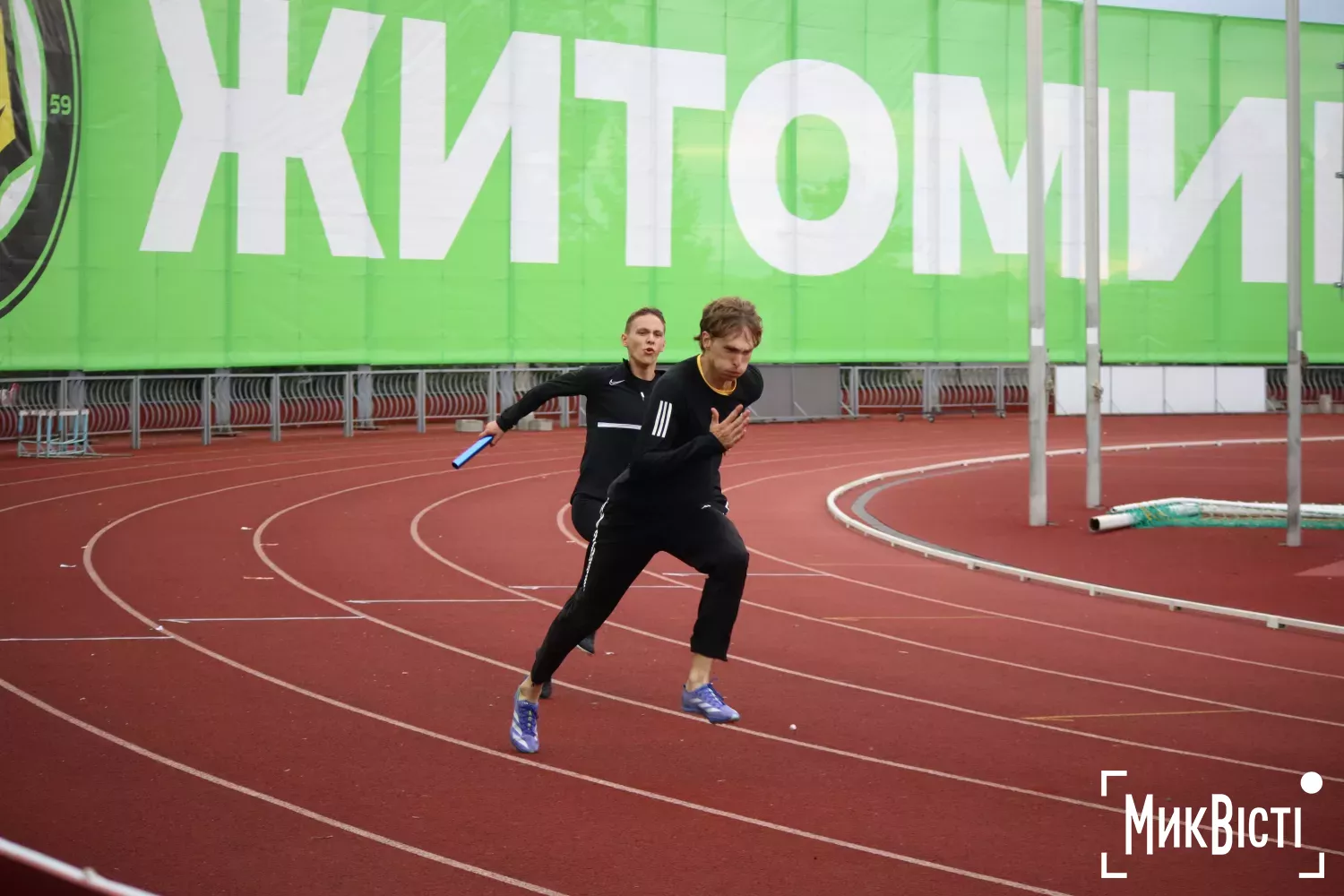 Збірна Миколаївщини посіла третє місце на чемпіонаті України з естафетного бігу. Фото: МикВісті