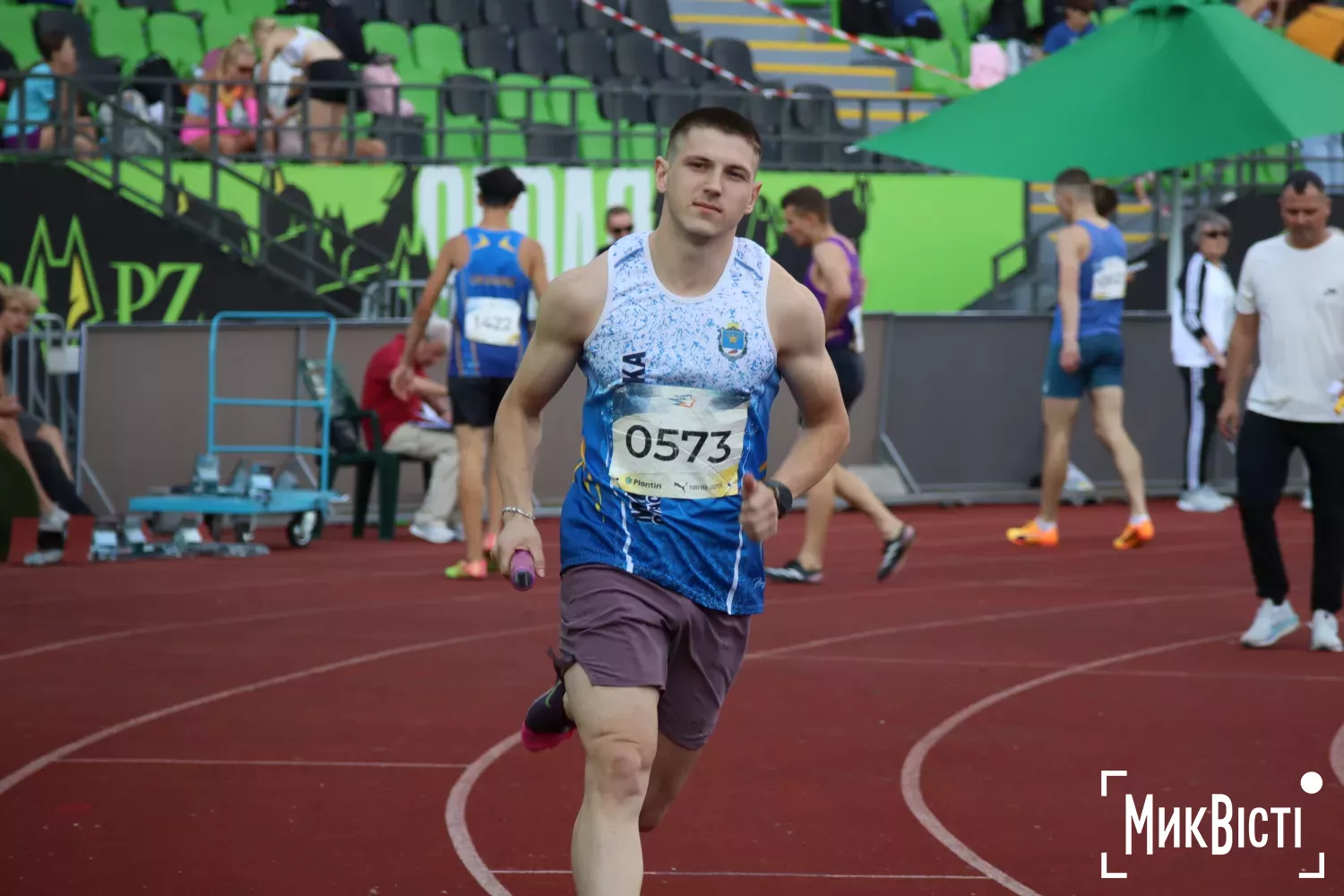 Збірна Миколаївщини посіла третє місце на чемпіонаті України з естафетного бігу. Фото: МикВісті