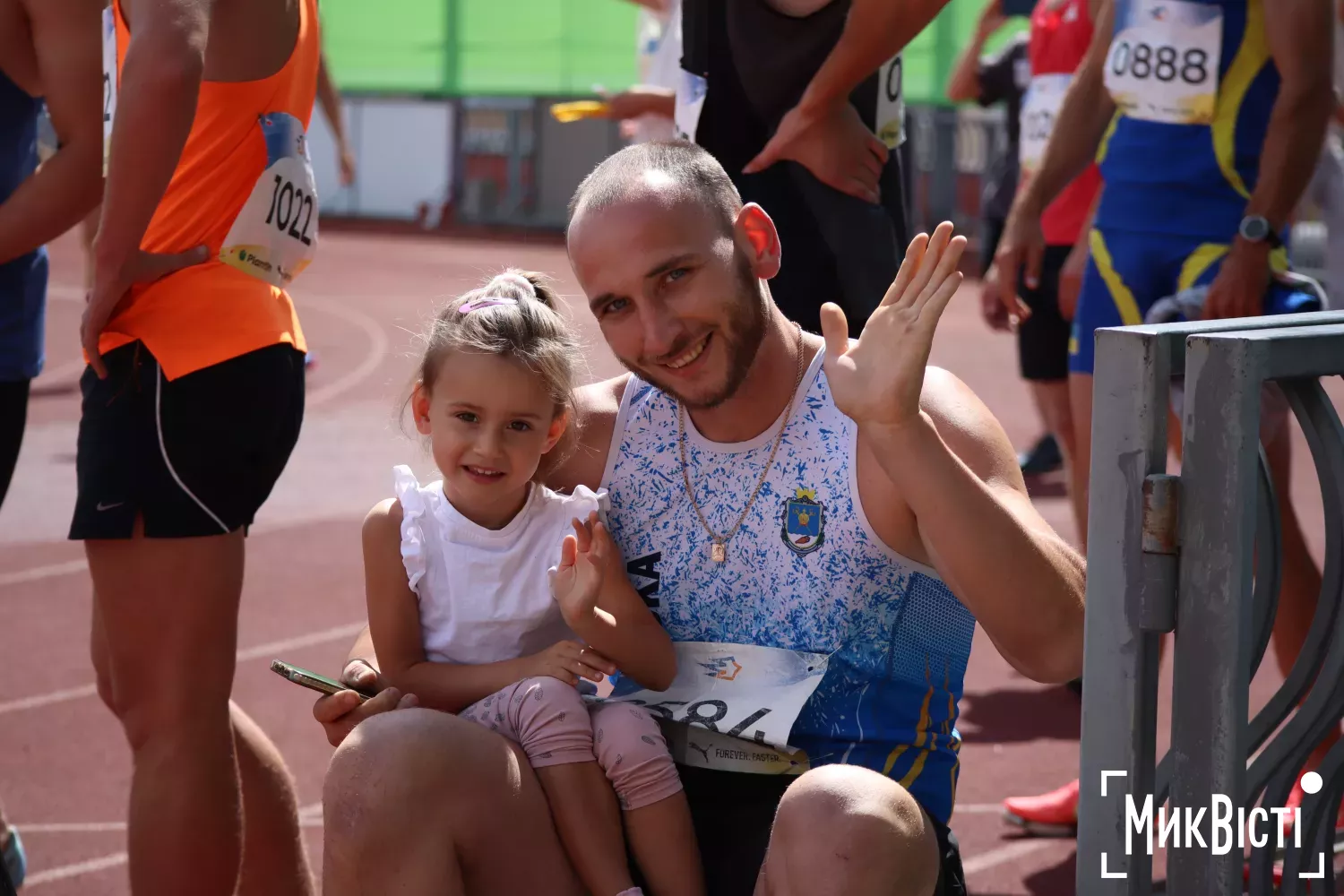 Збірна Миколаївщини посіла третє місце на чемпіонаті України з естафетного бігу. Фото: МикВісті