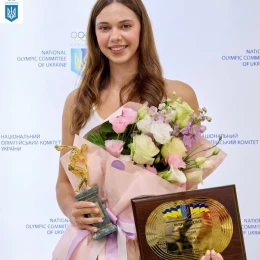 Фехтувальницю Аліну Полозюк визнали найкращою спортсменкою липня. Фото: НОК України