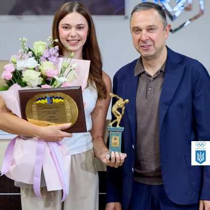 Фехтувальницю Аліну Полозюк визнали найкращою спортсменкою липня. Фото: НОК України