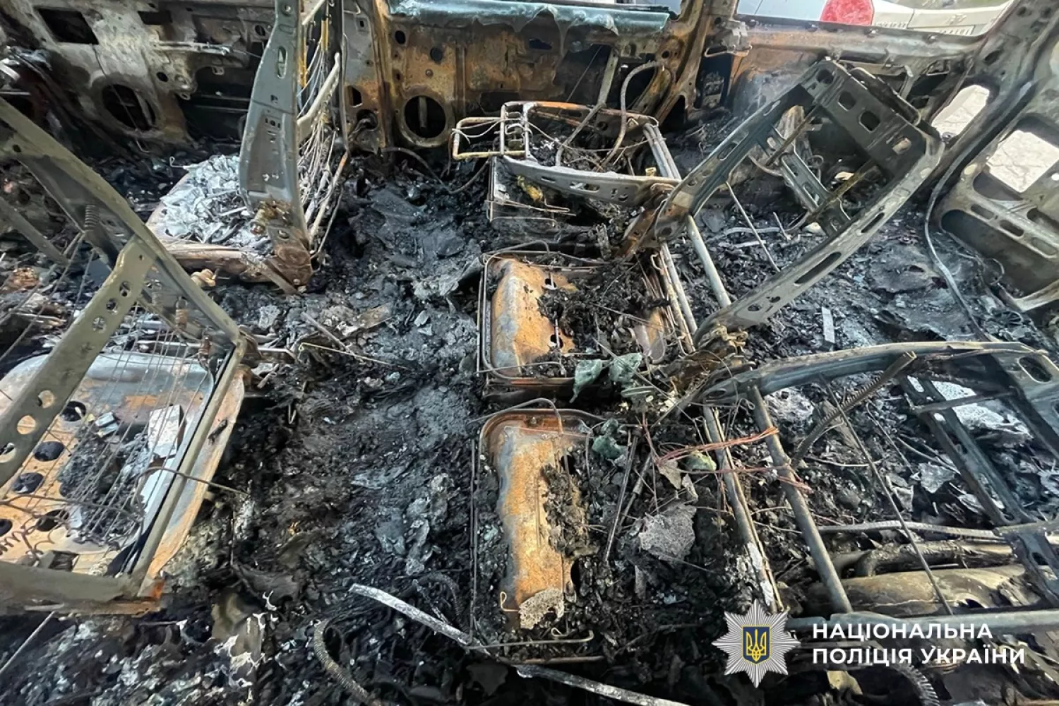 Після сварки із сусідом 40-річний чоловік підпалив машину у Південноукраїнську. Фото: поліція Миколаївської області