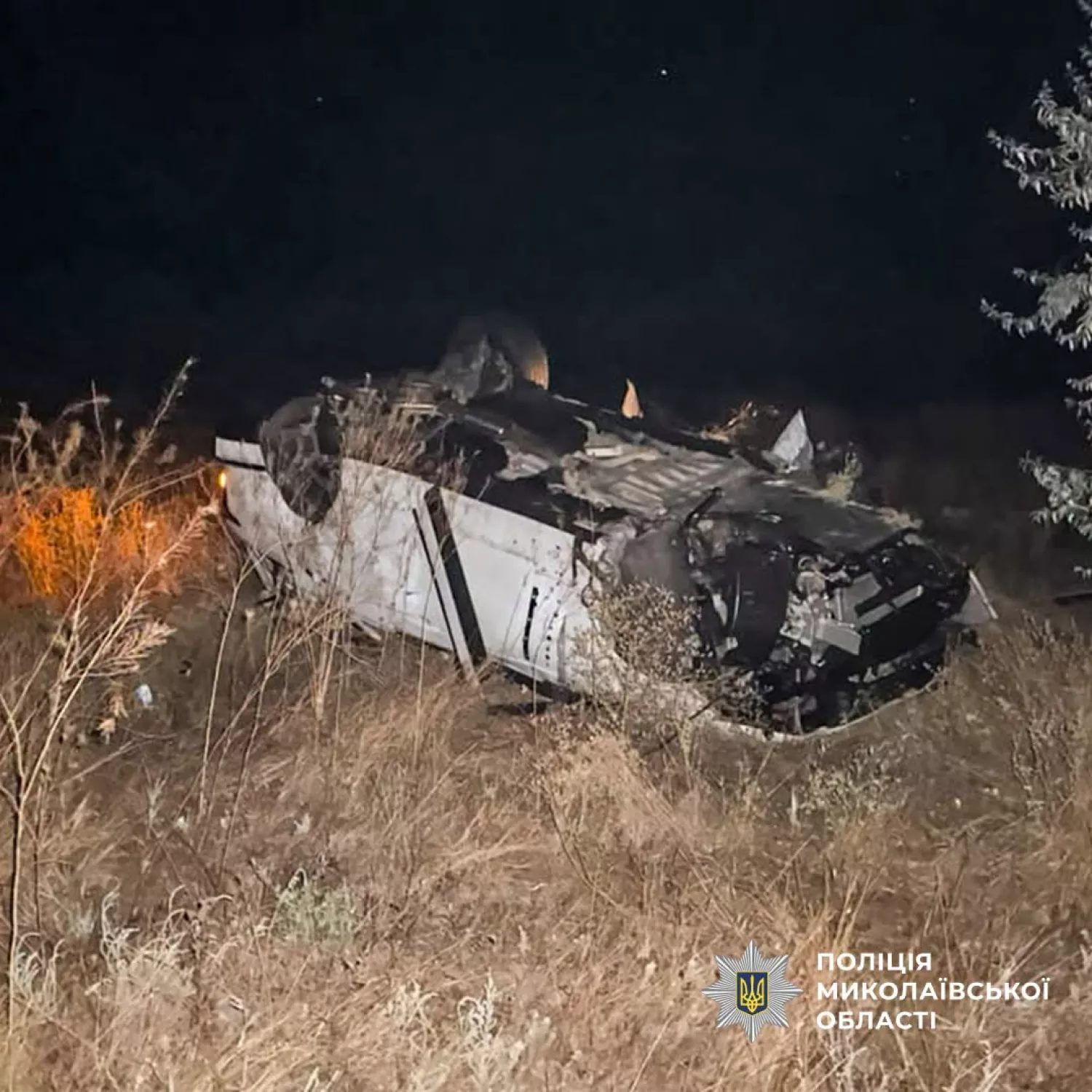 У Коблевому позашляховик перекинувся, двоє людей загинули. Фото: поліція
