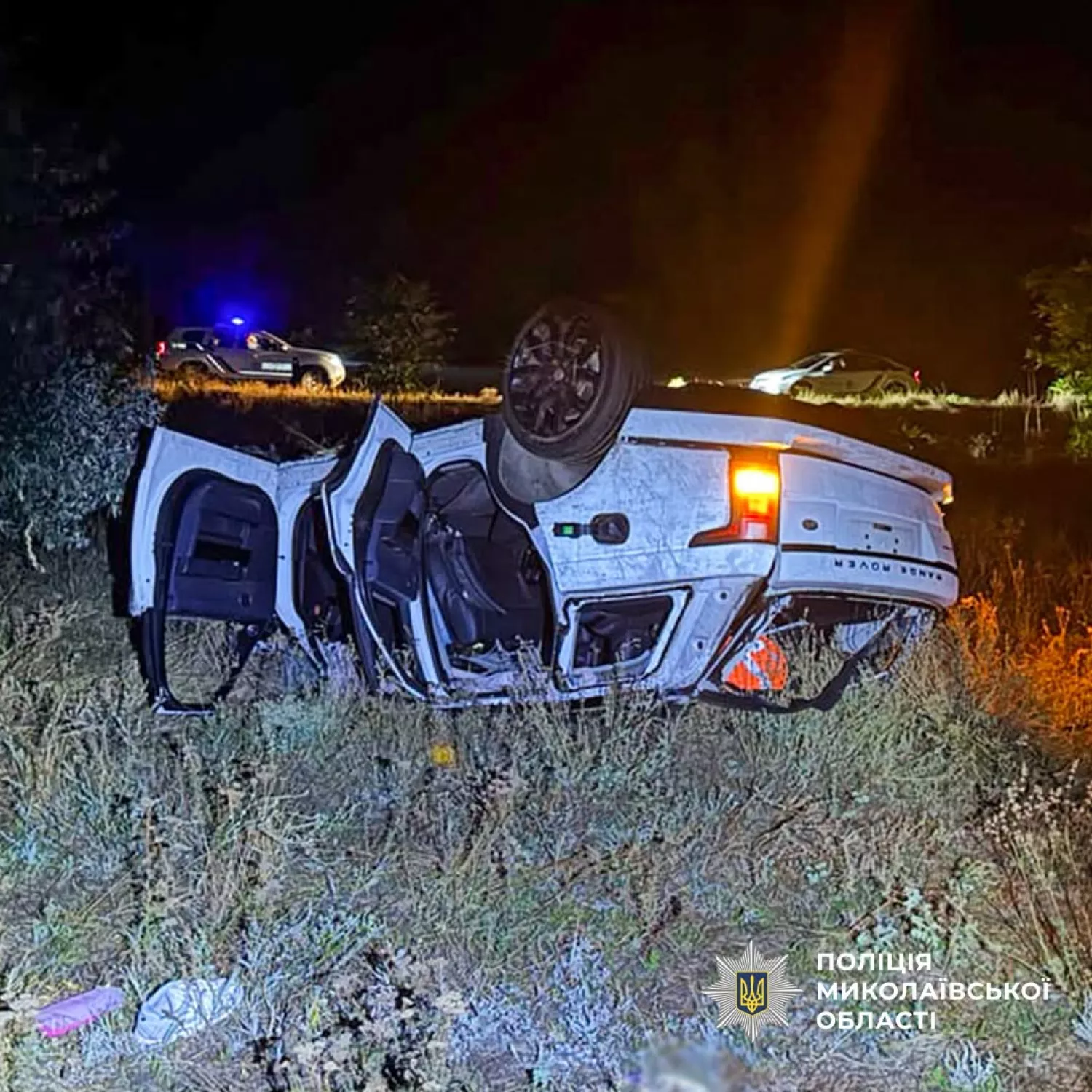 У Коблевому позашляховик перекинувся, двоє людей загинули. Фото: поліція