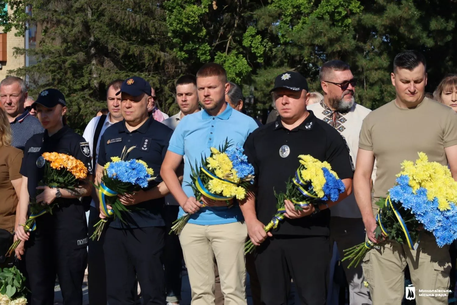 У Миколаєві в День Незалежності вшанували пам'ять полеглих воїнів. Фото міськрада