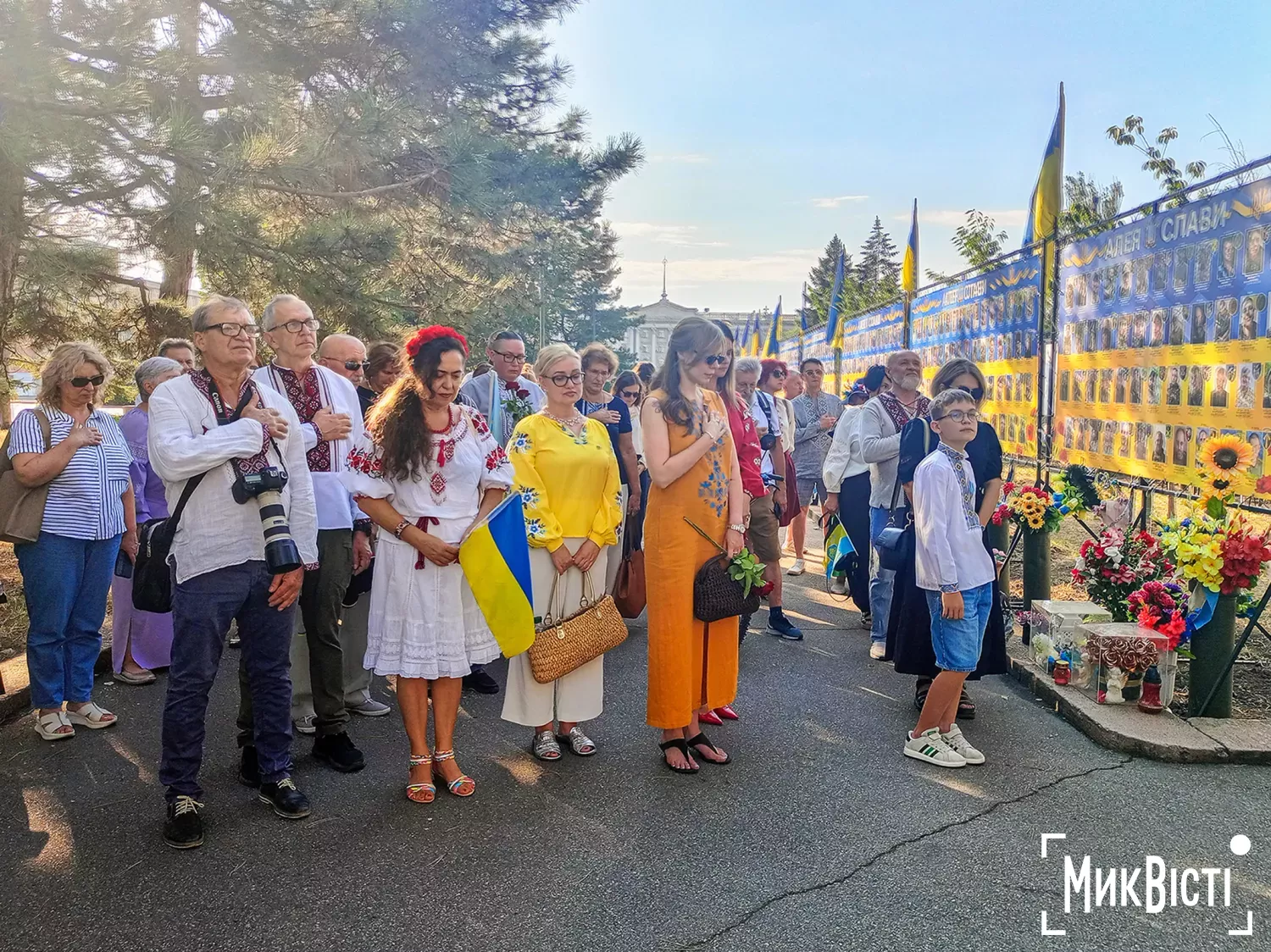 Миколаївці відзначили День Державного Прапора України святковою ходою у вишиванках. Фото: НикВести