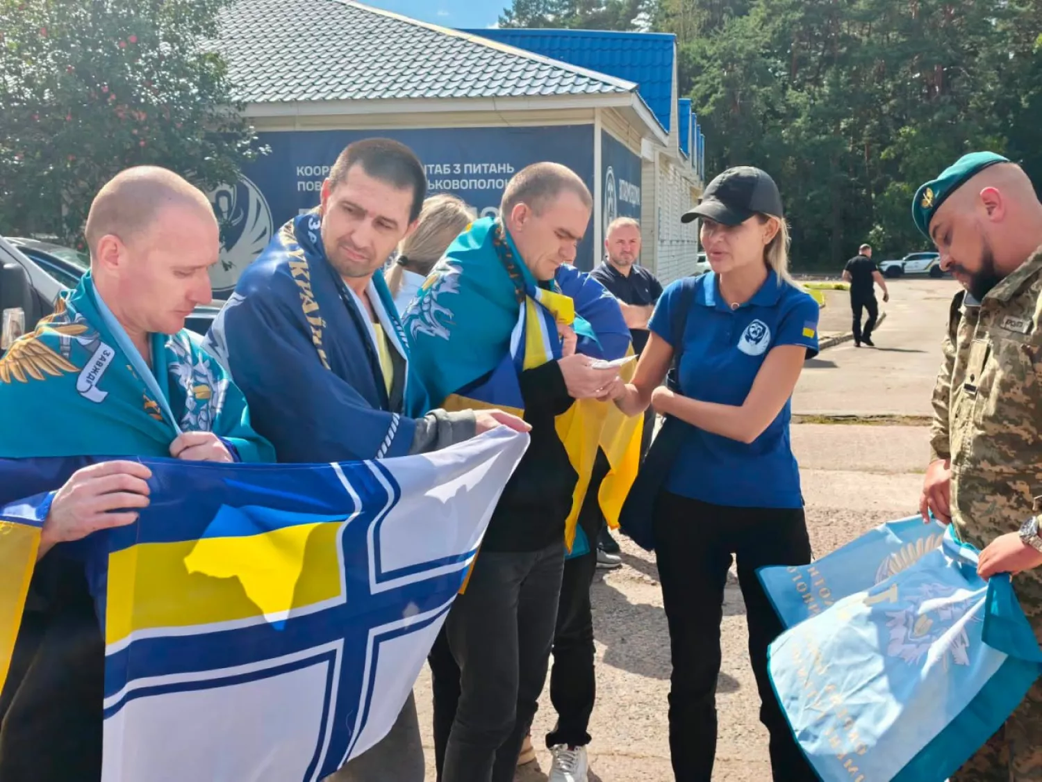 В Україну повернули 10 військових, яких вважали зниклими без вісти. Фото: президент Володимир Зеленський