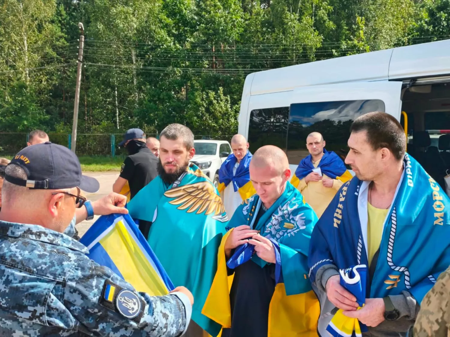 В Україну повернули 10 військових, яких вважали зниклими без вісти. Фото: президент Володимир Зеленський