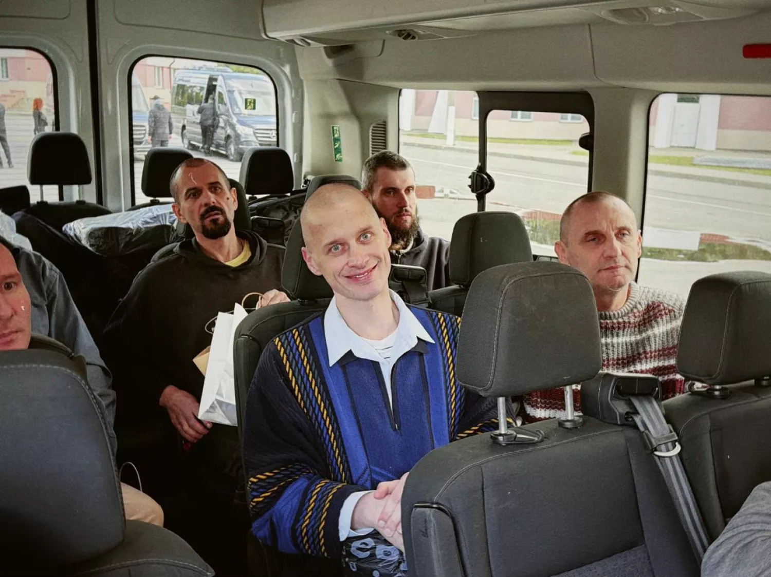 В Україну повернули 10 військових, яких вважали зниклими без вісти. Фото: президент Володимир Зеленський