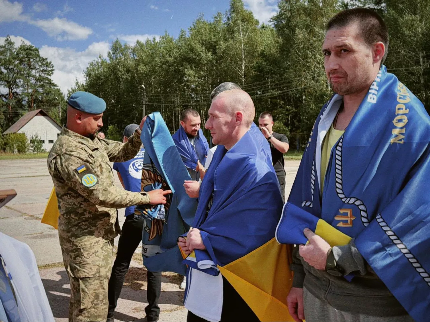 В Україну повернули 10 військових, яких вважали зниклими без вісти. Фото: президент Володимир Зеленський