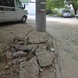 Ремонтні роботи комунального підприємства «Миколаївводоканал» за адресою вулиця 11 Поздовжня, 31А. Фото: Стелла Поларіс