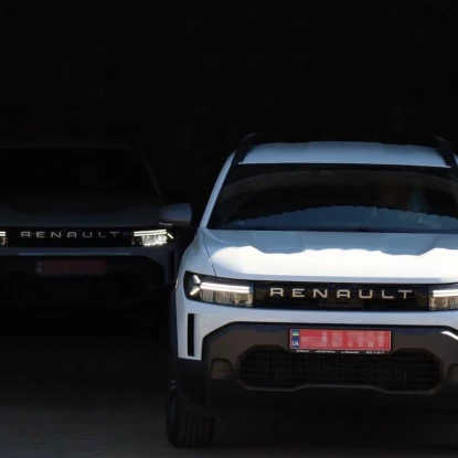 Миколаїв передав військовим два авто для виконання завдань із захисту неба. Фото: Олександр Сєнкевич