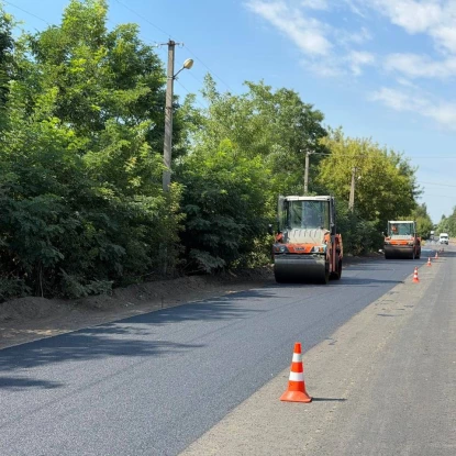 Між Одещиною та Миколаївщиною ремонтують дорогу. Фото: Агентстві відновлення