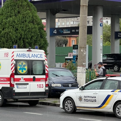 У Миколаєві Volkswagen врізався у стовп. Фото: НикВести
