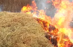 На Миколаївщині горіло сіно. Ілюстративне фото: news.lent.az