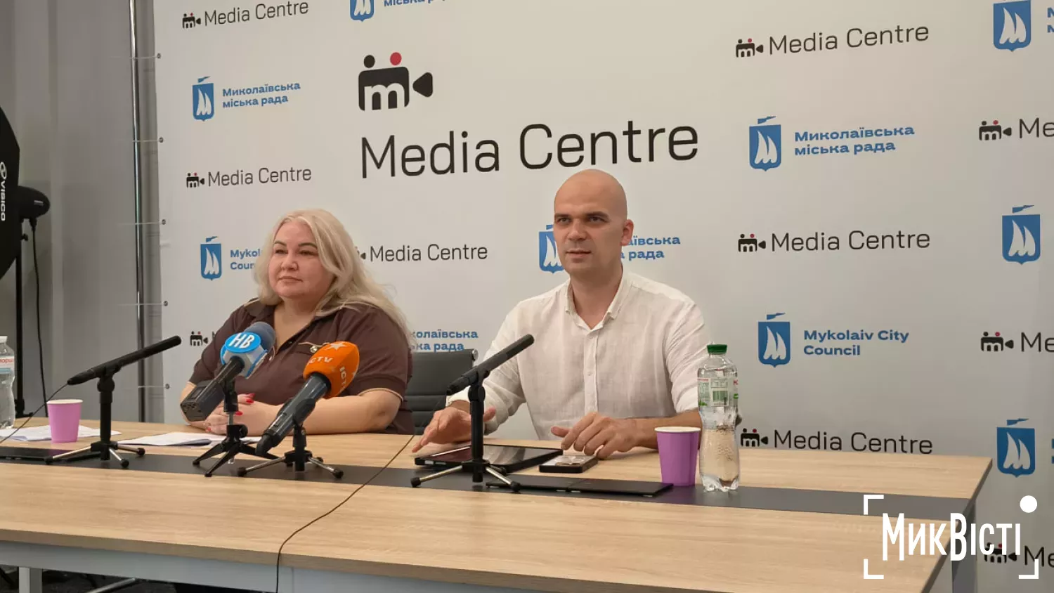 Начальниця Управління ДАБК Олена Туова і перший заступник директора департаменту міського господарства Ігор Набатов. Фото: НикВести