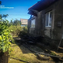 Рятувальники показали, як ліквідовували наслідки атаки на Миколаївщині 2 серпня. Фото: ДСНС