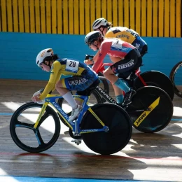 Миколаївські спортсменки стали призерками чемпіонату України з велоспорту на критому треку. Фото: Львівська федерація велоспорту