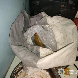 У Баштанці поліція затримала чоловіка, який погрожував жінці та її донці гранатою. Фото: Нацполіція