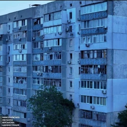Наслідки обстрілу Миколаєва 4 серпня 2026 року. Фото: Миколаївська ОВА