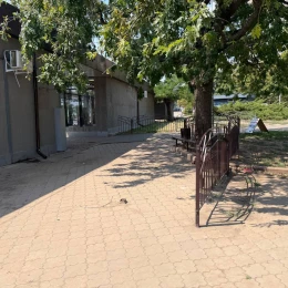 Так територія за зупинкою виглядає наразі. Фото: МикВісті